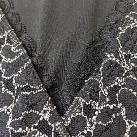 Le Château White Corded Lace Sleeveless Top V-Neck Blouse Size XS - Picture 4 of 15